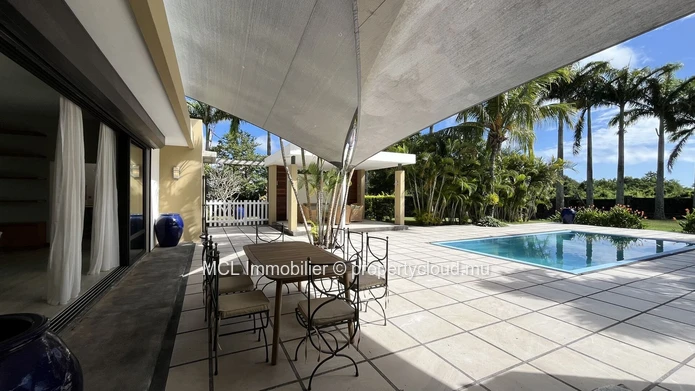 Spacious house and garden