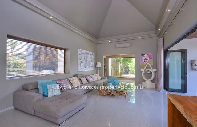 4-Bedroom En-Suite Villa with Office in Grand Baie