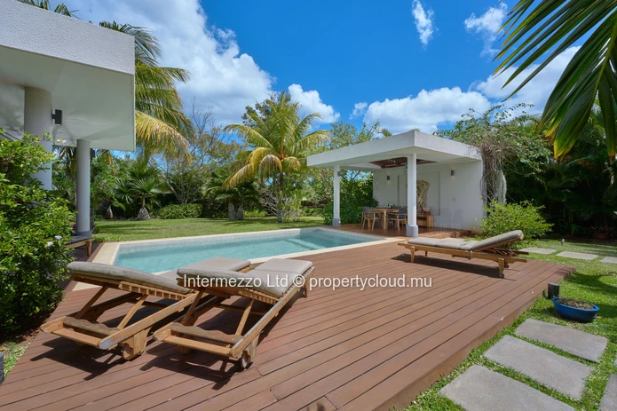 Villa 3 chambres 346 m² sur 1 748 m² à vendre – Balaclava