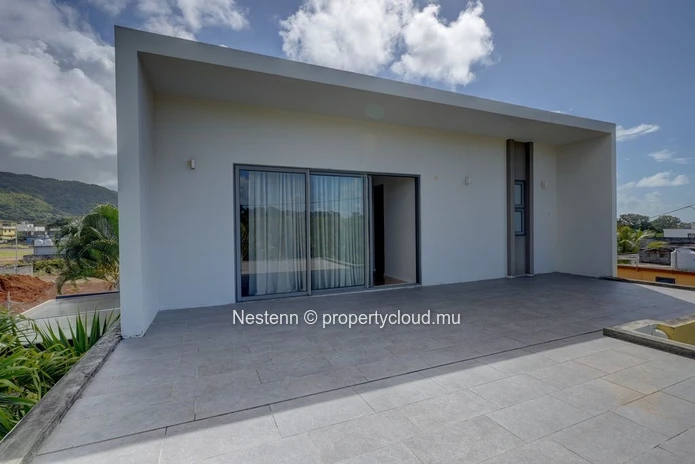 Modern house with 3 bedrooms with mountain view.