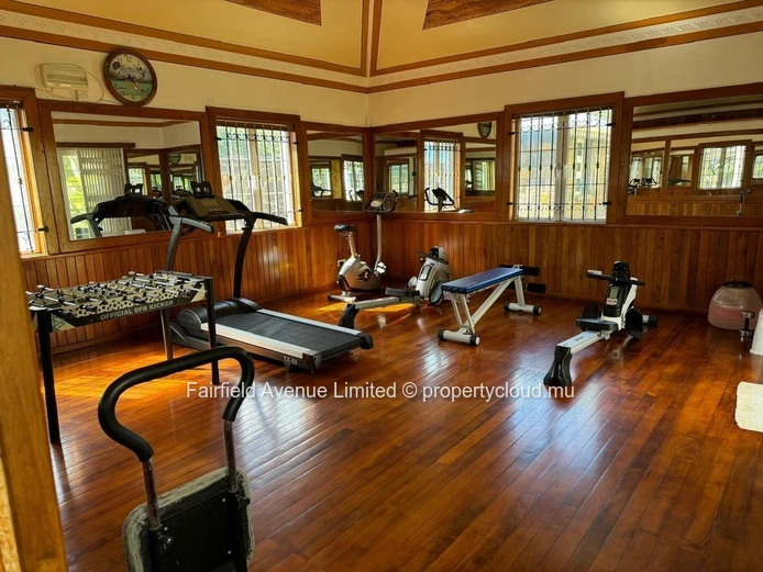 Villa meublée à louer à Bain Boeuf, Pereybere. 150m², 4 chambres, extérieur avec piscine commune, proche de toutes co...