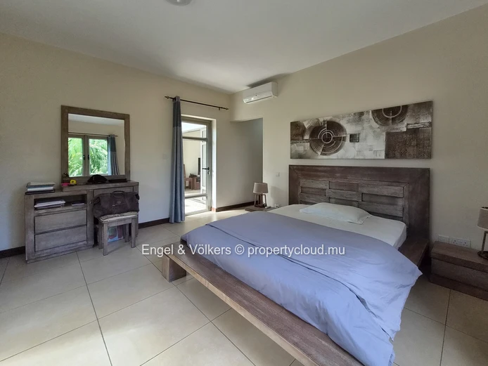 Spacious 3-Bedroom Apartment in a Convenient Coastal Location