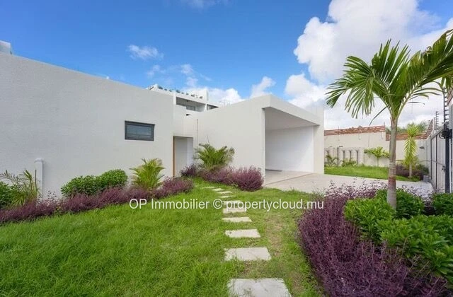 Maison 4 chambres avec piscine à vendre à Grand Baie