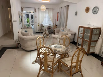 6 Bedroom Villa