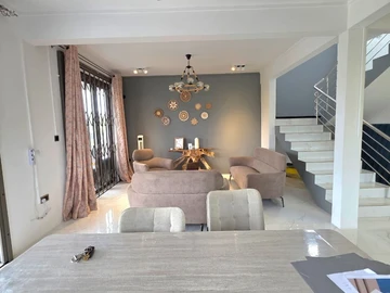 5 Bedroom Villa