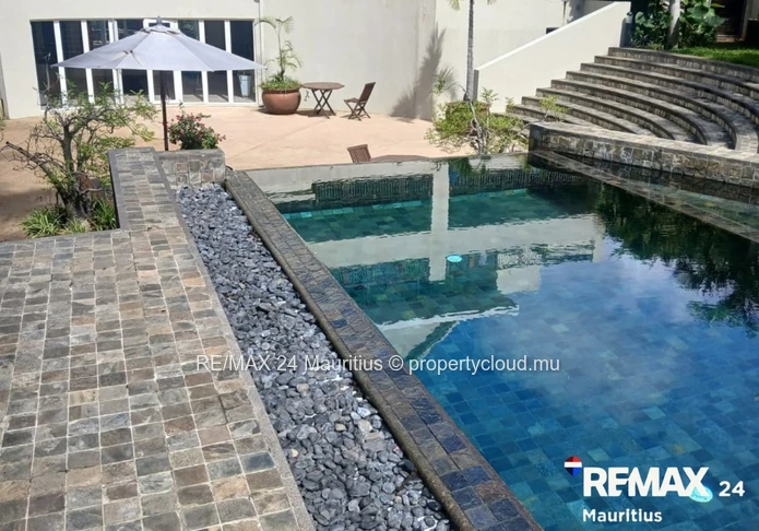 Cape Bay Living - 2-Bedroom En Suite Units with Private Jacuzzi