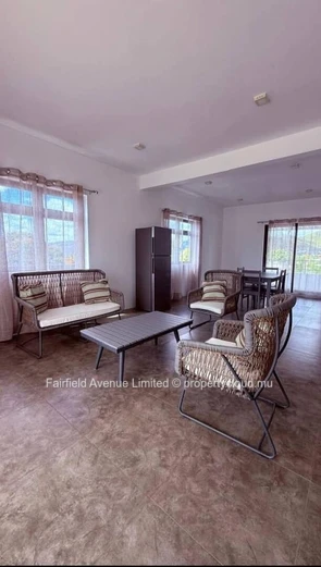 Maison meublée 3 chambres avec bureau à louer à Coromandel