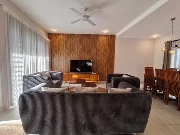 4 Bedroom Villa