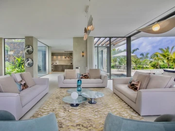 5 Bedroom Villa