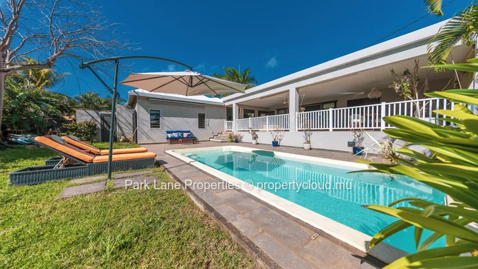 Villa familiale dans un quartier résidentiel à vendre à Saint Antoine.