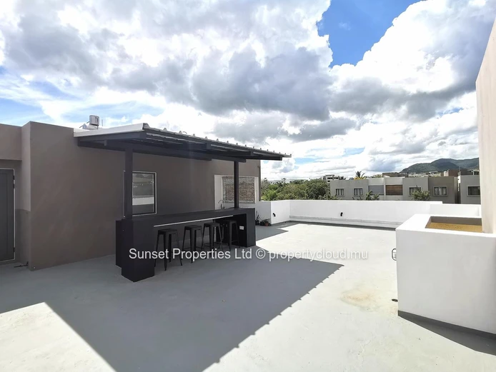 Penthouse | 3 Bedrooms | Private Rooftop
