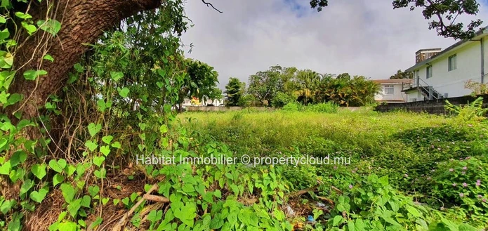 FOR SALE - Unique opportunity to acquire this corner plot of 409 toises (1,554 m2) in Curepipe