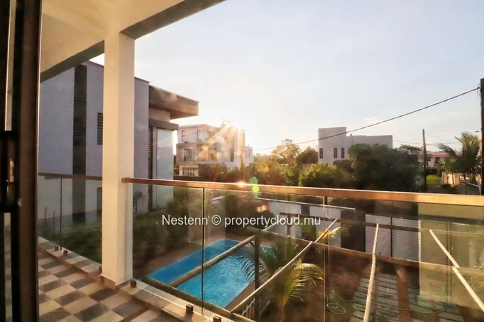 Superbe villa contemporaine de 4 chambres avec piscine