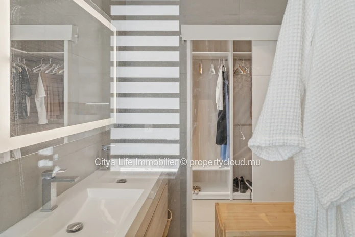 Furnished 3-Bedroom Penthouse with Pool in Pointe aux Biches