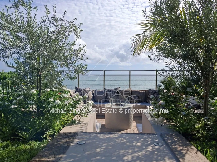 Penthouse d’Exception Pieds dans l’Eau à Pointe aux Canonniers