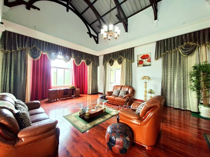 House for Sale in Albion