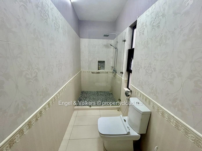 Spacious 5-Bedroom Individual House for Sale — Reserved for Mauritian Citizens