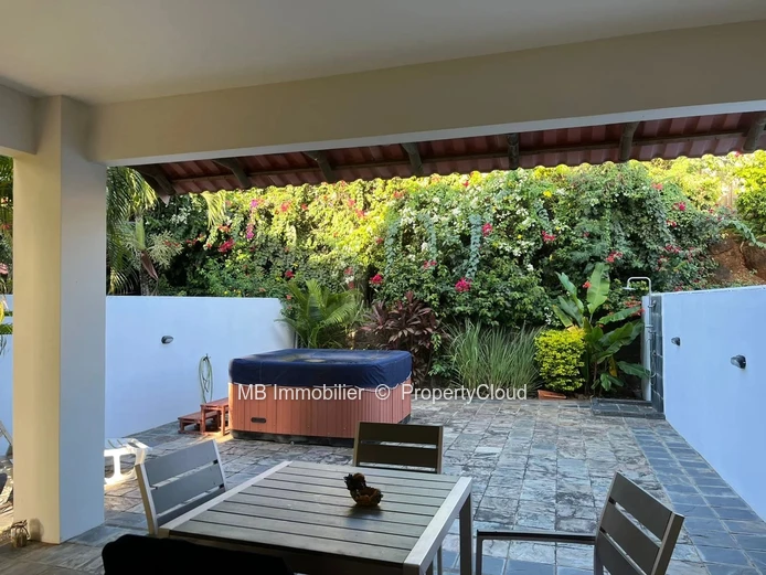 3-bedroom semi-detached villa for rent in pointe aux piments.