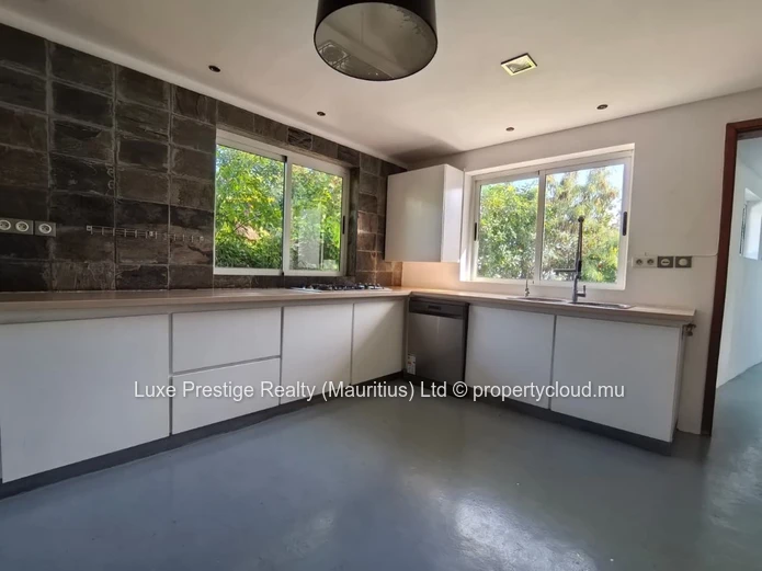 Luxury 4-Bedroom Villa with Coin de Mire Views in Domaine de Belle Vue | Spacious Family Home Near Northfields Intern...