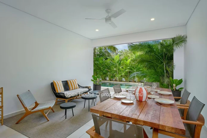 3-Bedroom Furnished Apartment with Private Pool in Pointe aux Canonniers