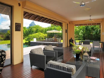 5 Bedroom Villa