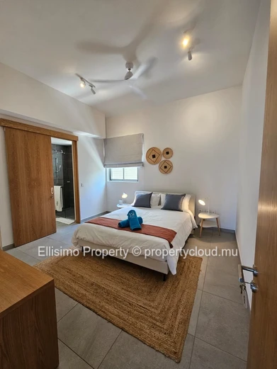 Penthouse moderne de 3 chambres ensuite, entièrement neuf, offrant un cadre de vie exceptionnel.