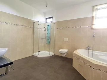 7 Bedroom Villa
