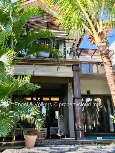 For Sale: Stunning 3-Bedroom Duplex and Private Pontoon at La Balise Marina