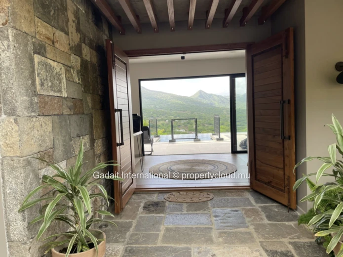 For Rent – Magnificent Luxury Villa in Domaine de Palmyre | Breathtaking Le Morne Views, West Coast of Mauritius