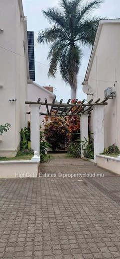 Gated ,triplex 3 bedrooms 