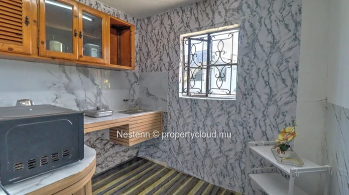 Spacious 4-Bedroom House for Sale in Phoenix – Great Family Opportunity!
