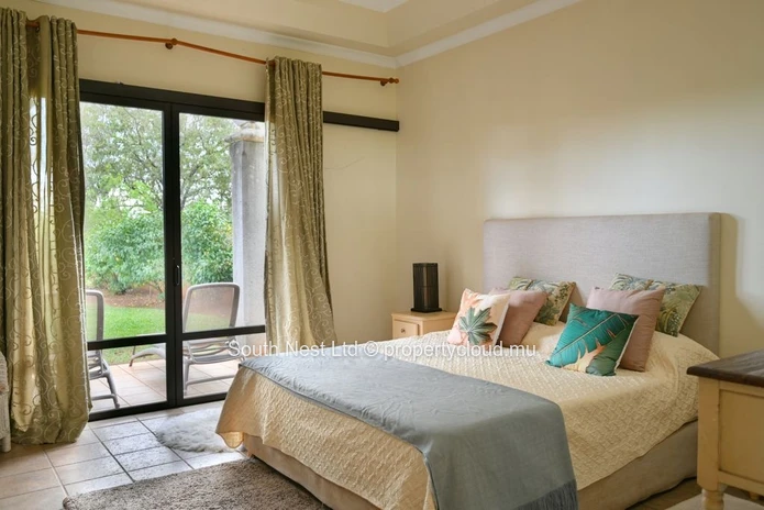 Villa de Luxe d'Exception à Tamarin | Domaine Golfique Privé & Art de Vivre Exclusif