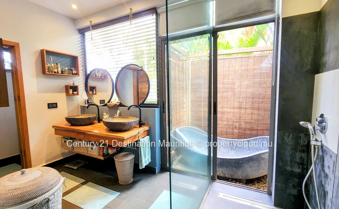 Resale Villa | Pereybere | Balinese-Style Architecture | Private Pool