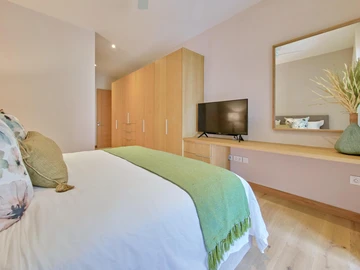 4 Bedroom Apartment