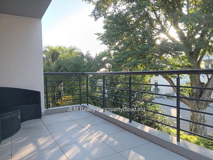 Villa contemporaine à vendre dans un domaine sécurisé à Rivière Noire, Île Maurice