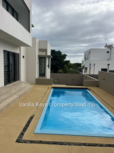For Rent – Spacious Apartment In Green Creek
