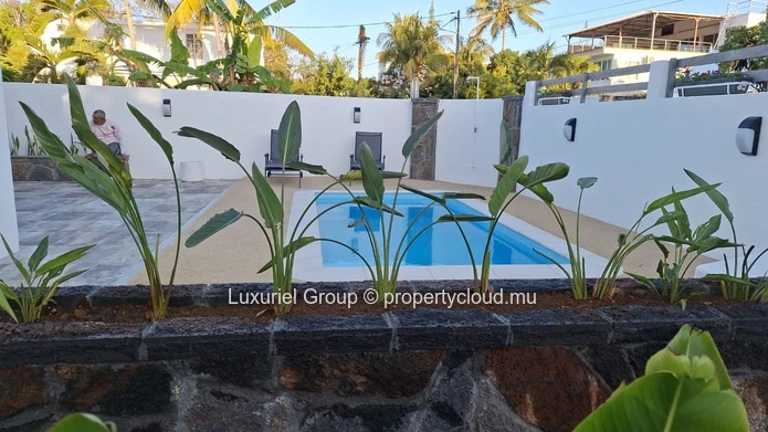 Villa With Pool For Rent – Pointe Aux Canonniers