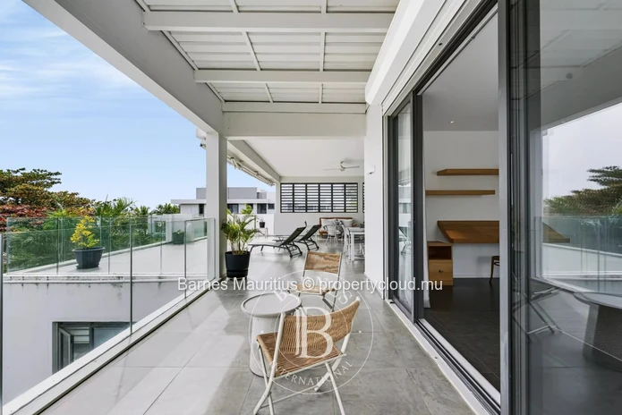 PEREYBERE - BEACHFRONT PENTHOUSE with 3 bedrooms