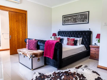 5 Bedroom Villa