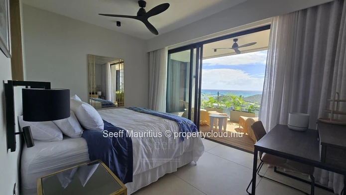 Magnifique penthouse en duplex avec vue panoramique sur l'océan – 3 chambres + bureau – Pointe aux Canonniers