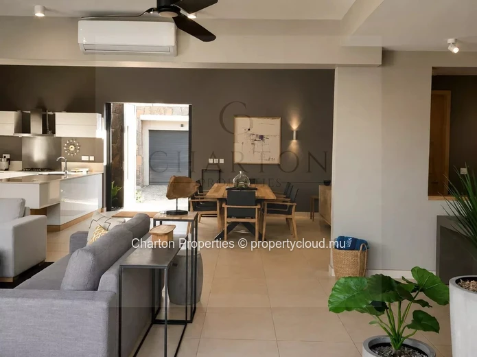 Villa contemporaine de 4 chambres avec piscine privative et prestations d'exception