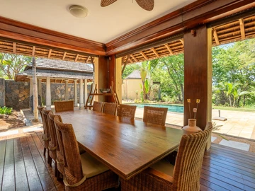 5 Bedroom Villa