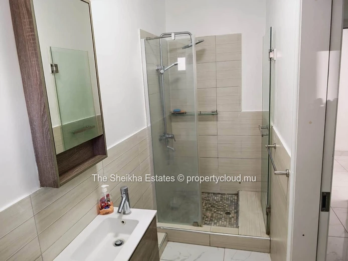 Triplex moderne et chaleureux de 3 chambres à louer – Morcellement St Jacques