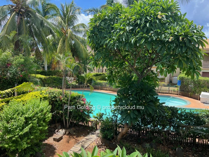 Spacious 4-Bedroom Duplex for Rent Opposite Flic en Flac Beach – Rs 70,000