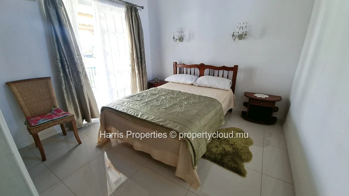 Beau triplex à louer à Pereybere