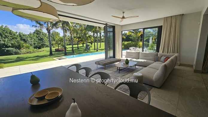 Exclusive designer villa with 5 bedrooms and breathtaking mountain views 