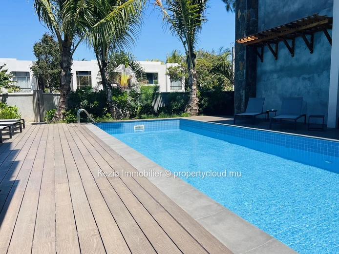 Contemporary Apartment Near The Beach