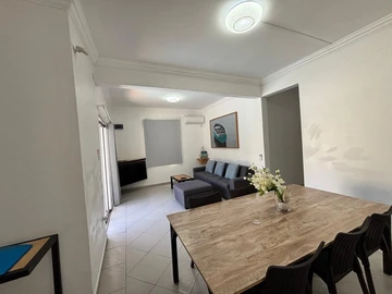 6 Bedroom Apartment