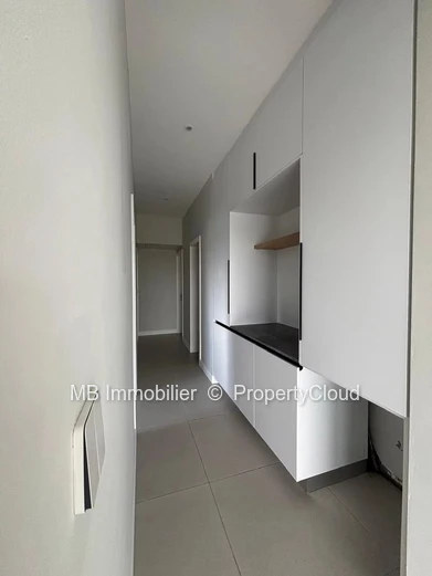 Appartement R+2 en vente.
