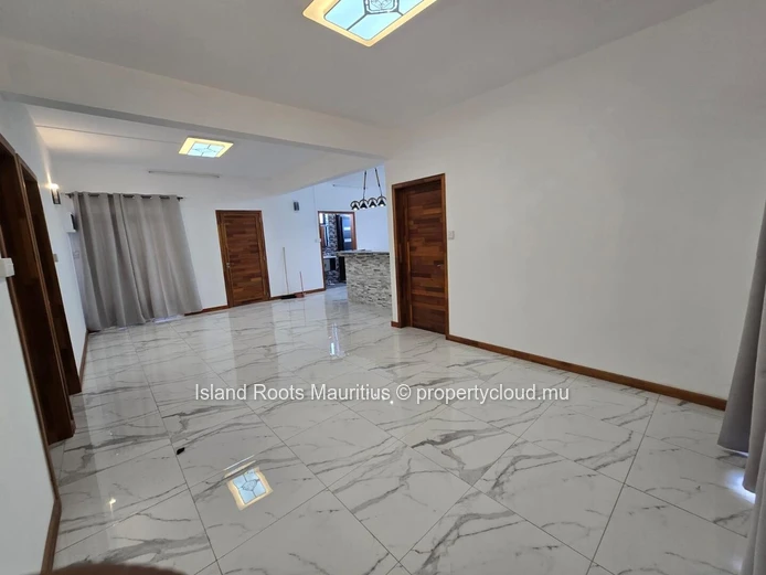 Beautiful newly built apartment ideally located in Goodlands, not far from Super U.
